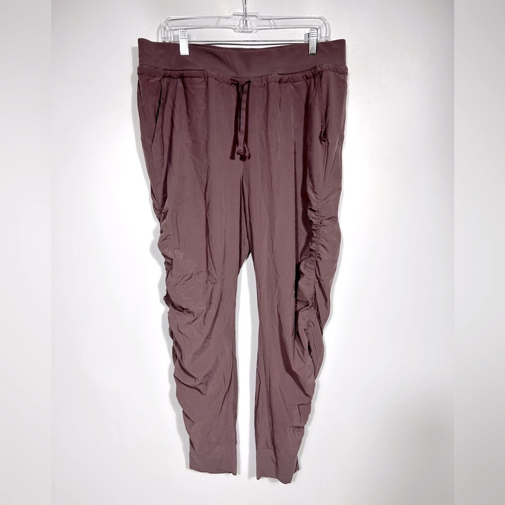 Athleta Attitude Pant Ruched Leg Size 14 Purple